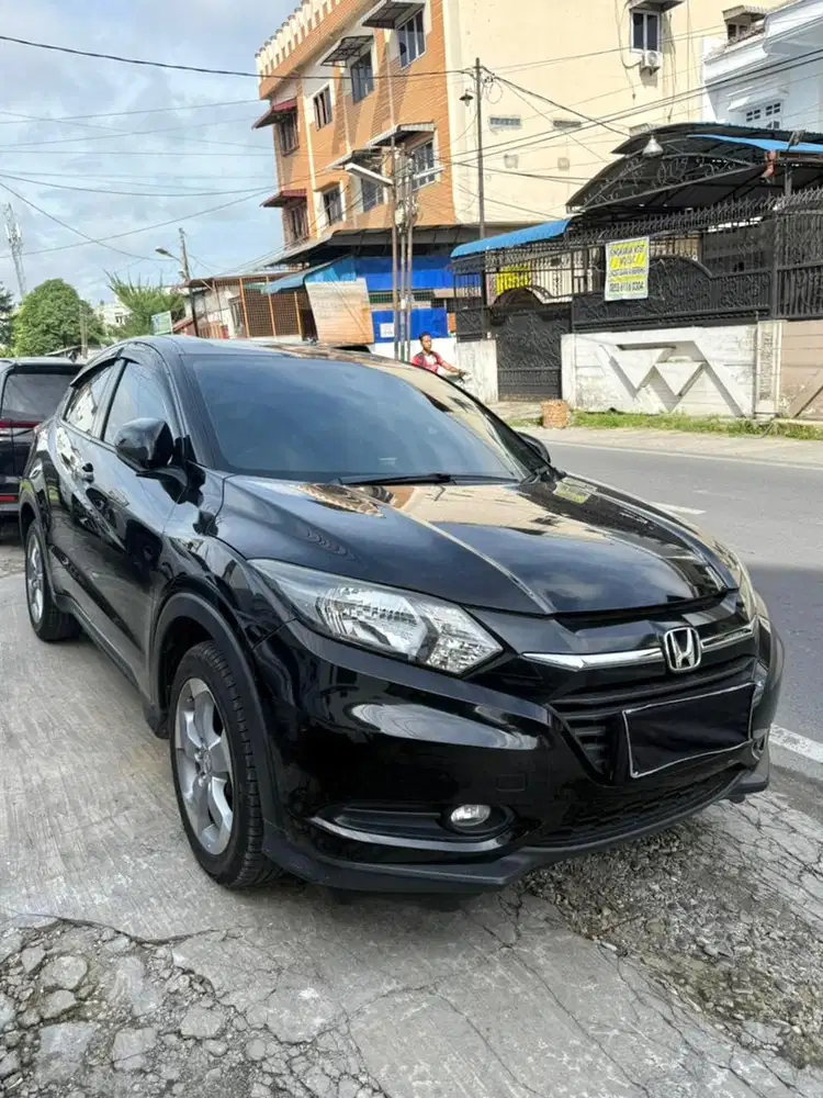 (Odo 58 Ribu) Honda HRV S Manual 2018 Hitam Hrv 2017 2019