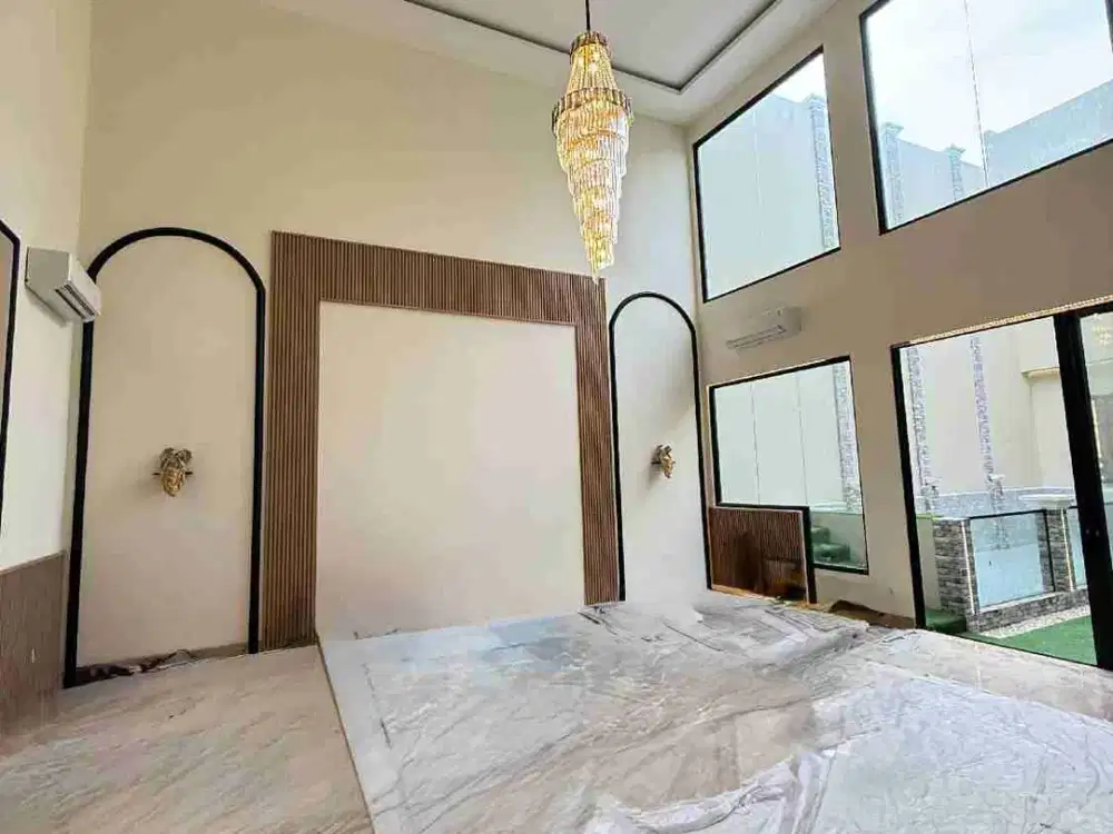 Disewakan rumah mewah baru semi furnished PIK 2