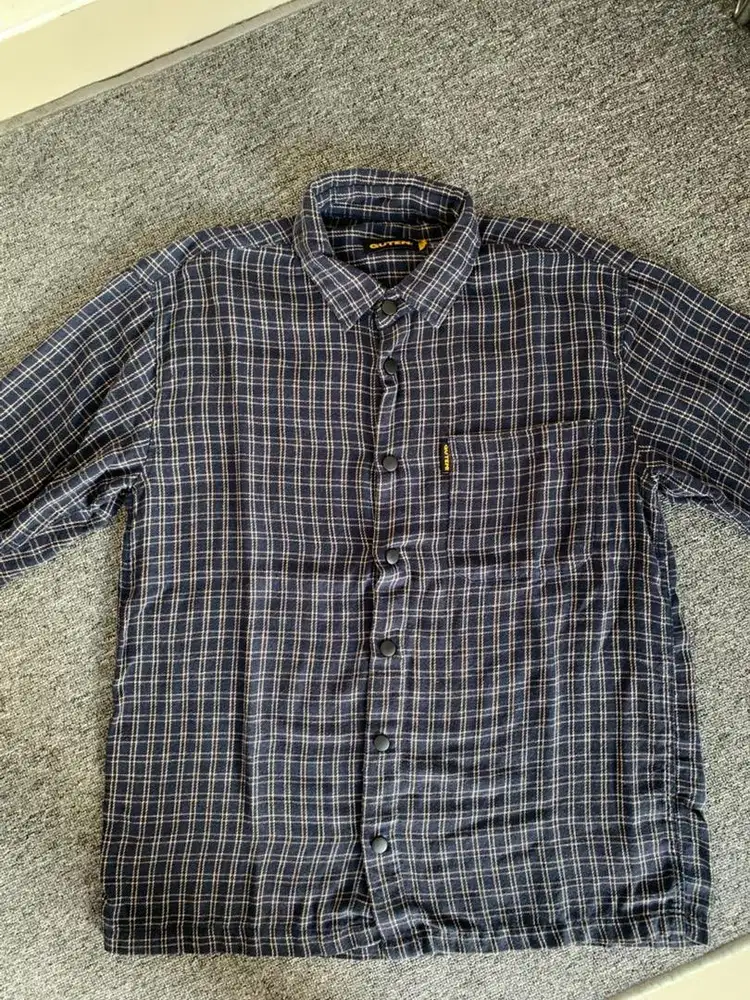 Jual Kemeja Lengan Panjang Gutenic Unisex Barang Mulus Bagus