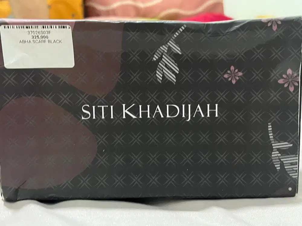 Abha Scraf Black