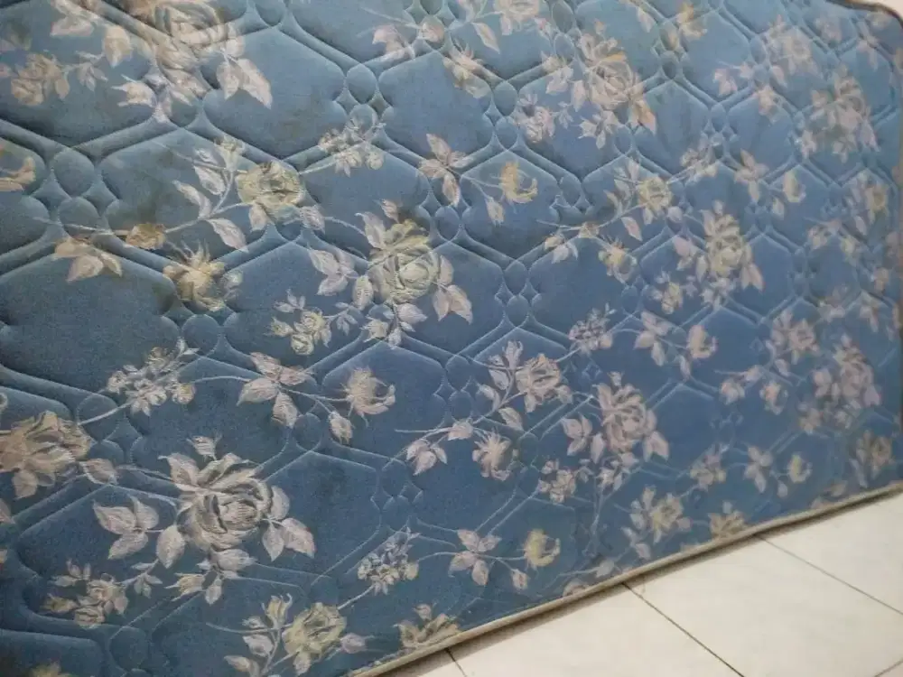 Dijual Spring bed bekas