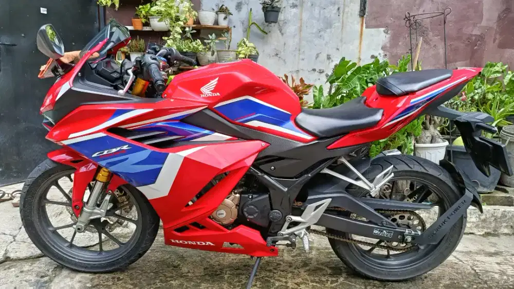 Honda New CBR 150R K45R Tri color 2023 surat lengkap pajak on terawat