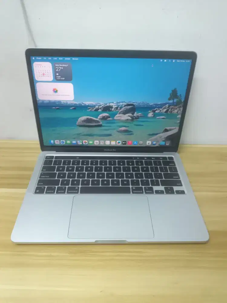 MacBook Pro 2019 touchbar. Core i5. Ram 8gb. Ssd 256gb