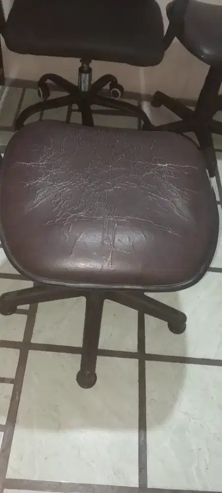 Kursi hidrolik bekas