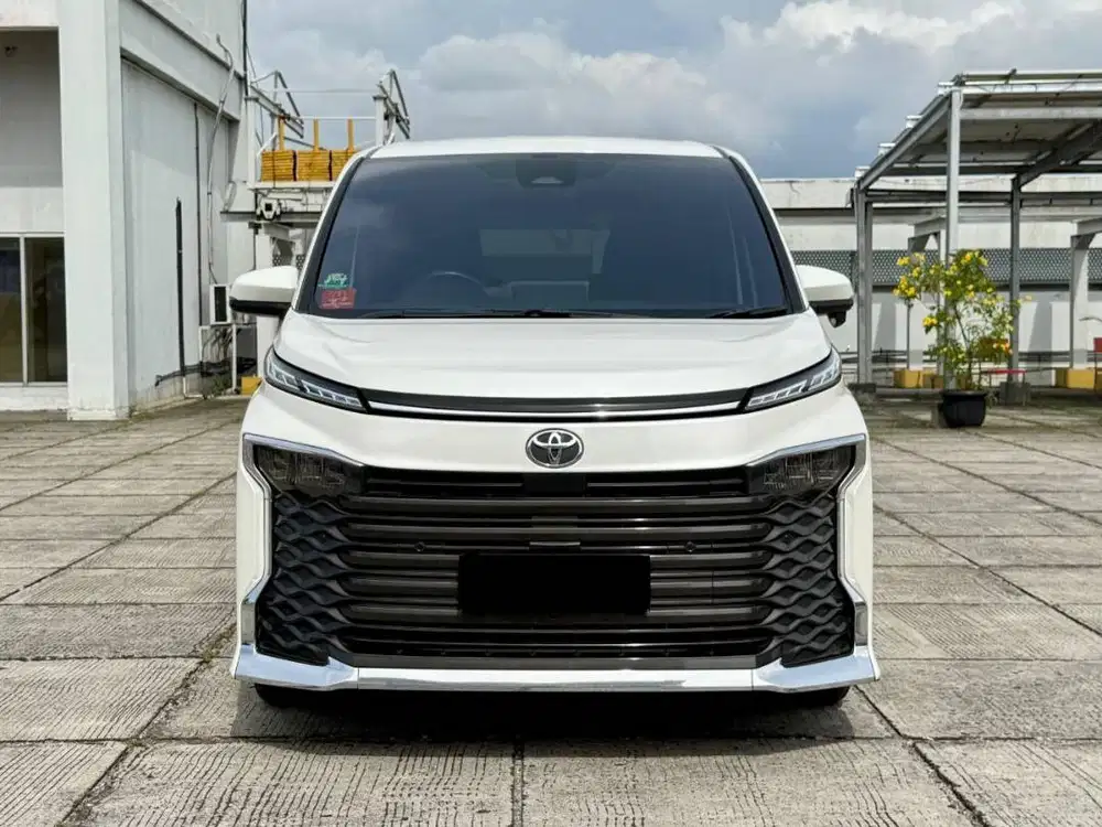 Toyota Voxy 2.0 2022
