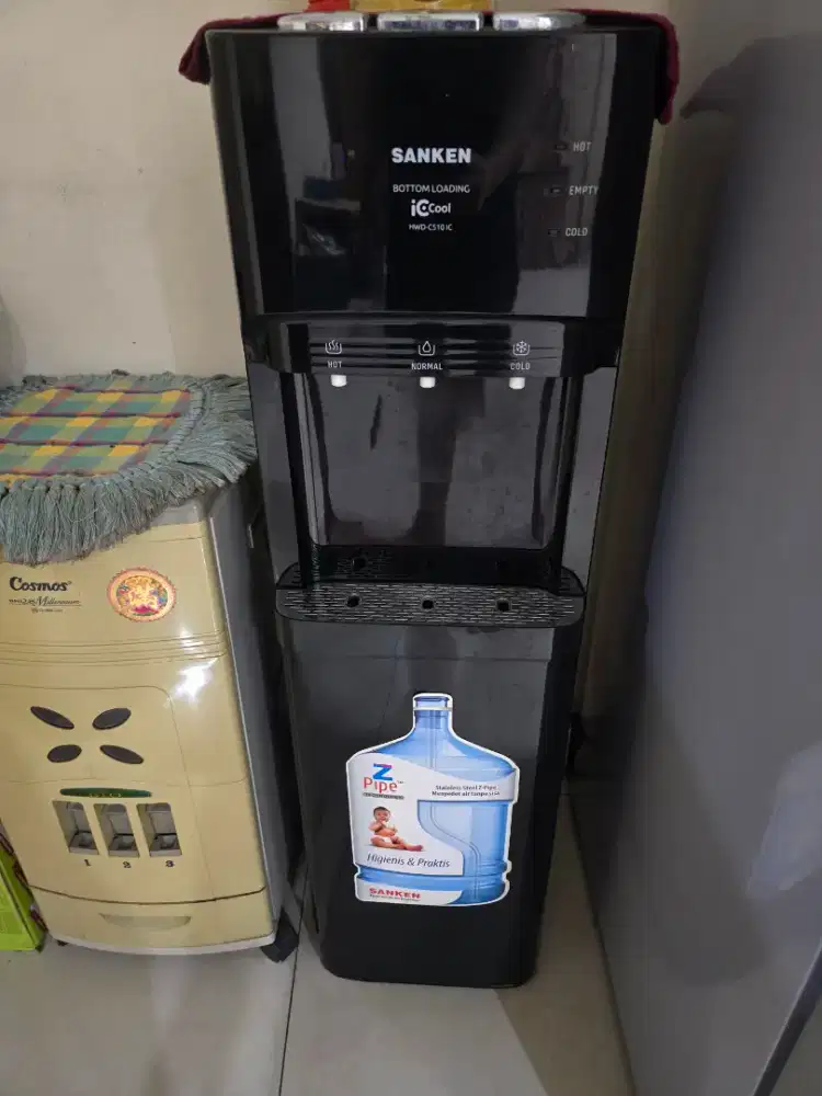 Dispenser Sanken galon bawah