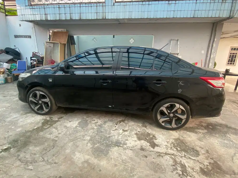 Toyota Limo 2015 Bensin