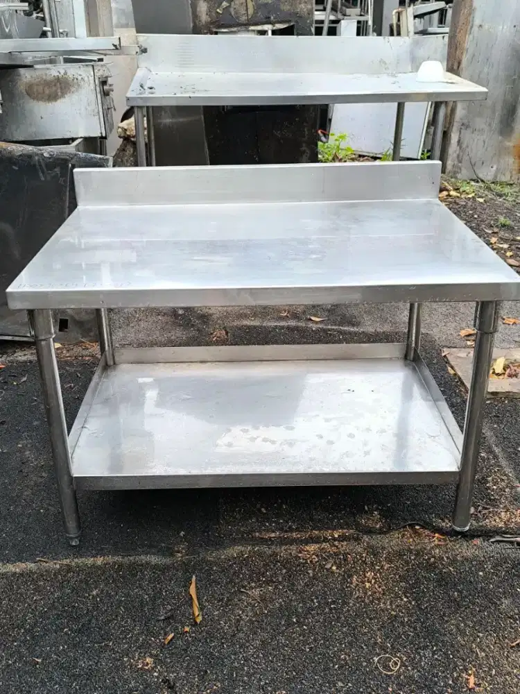 Meja kompor 2 susun backsplash uk 100×70×64 

Stok 2 unit 

Hrg 2jt