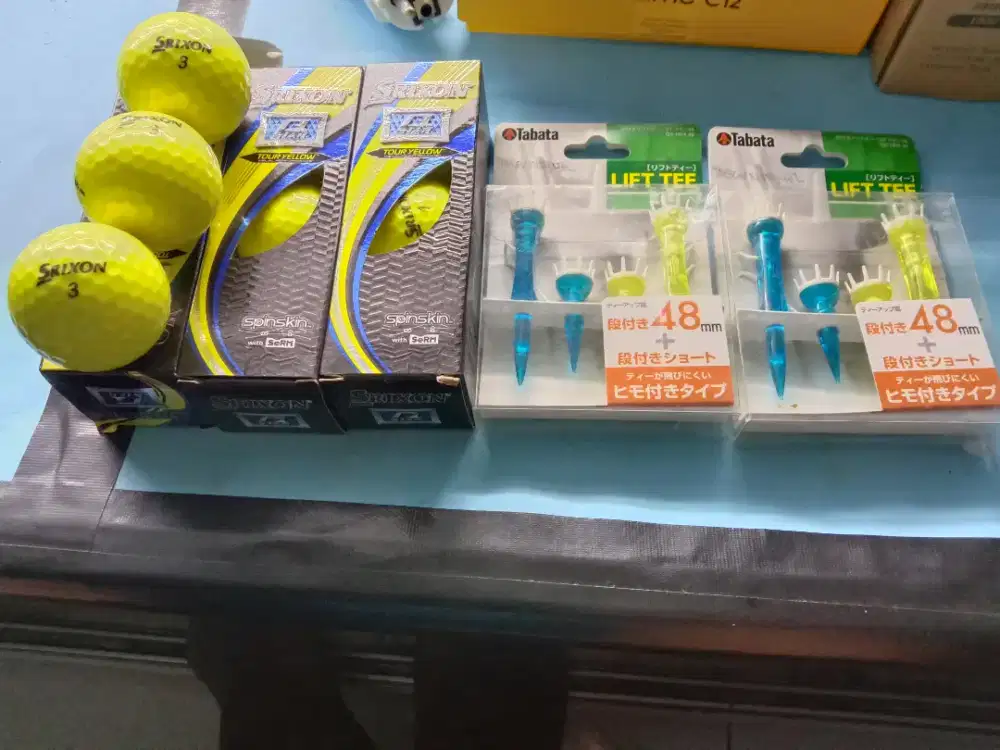 Bola Golf dan Tee