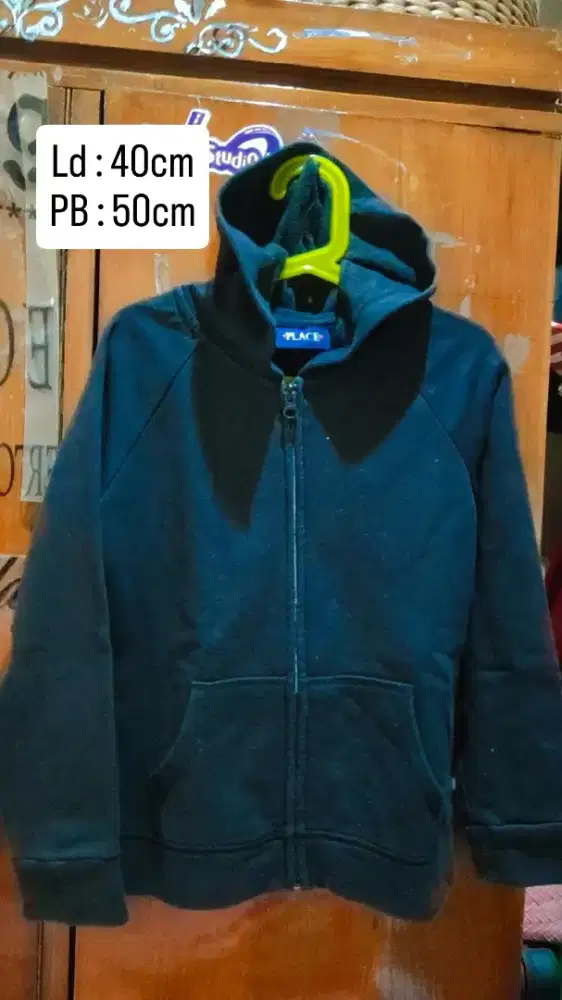 Jaket hitam anak