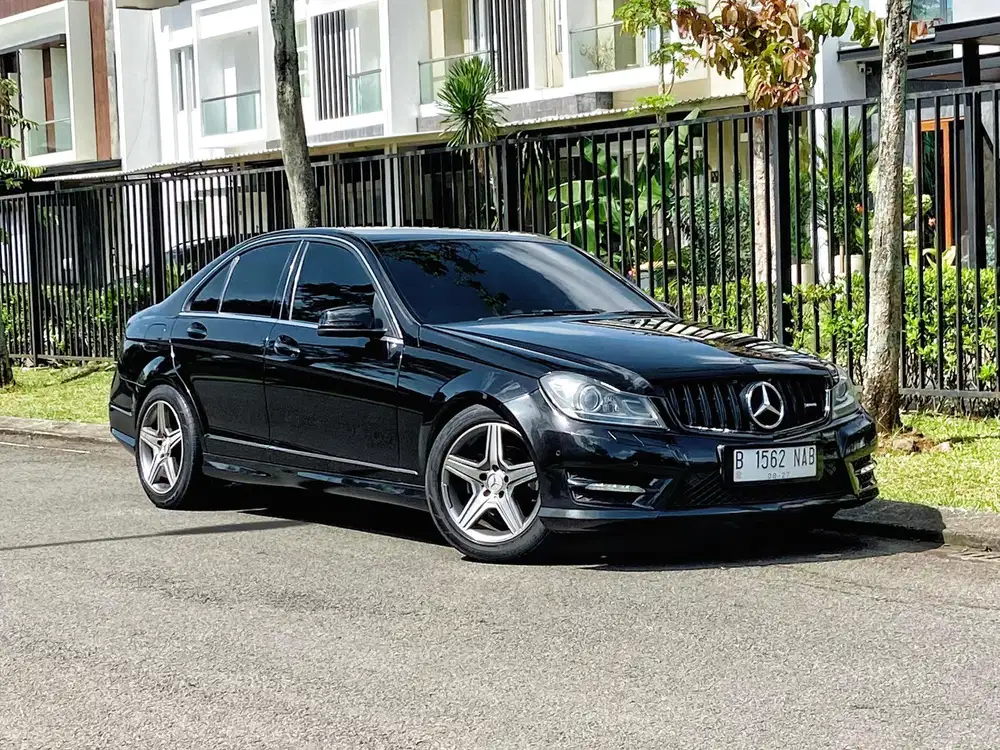 Mercedez - Benz Mercy C250 1.8 CGI Avangarde AMG Line AT Bensin 2013
