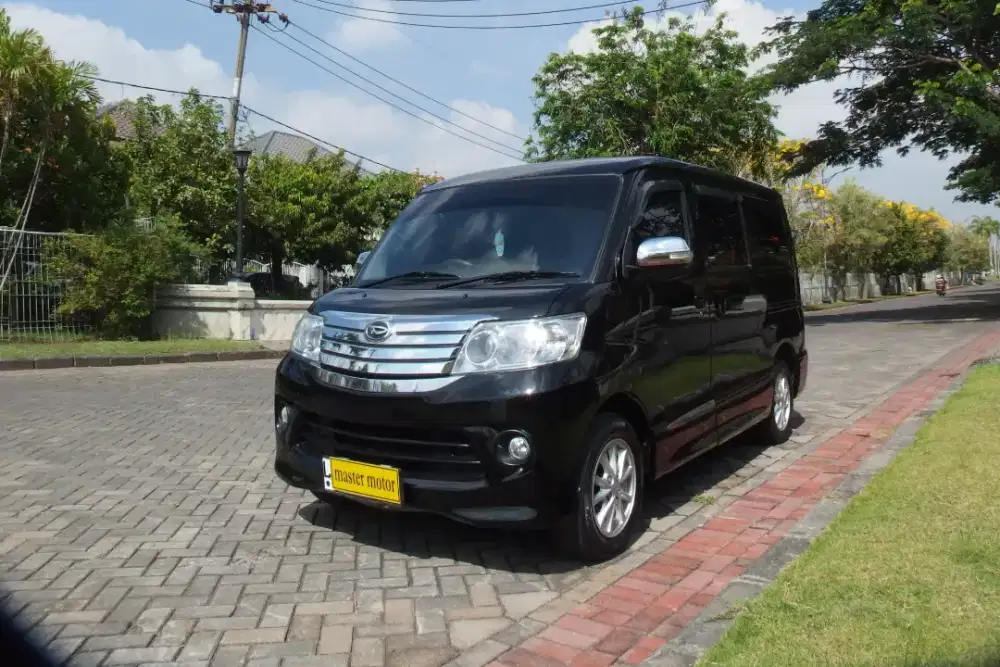 Daihatsu Luxio X manual 2014