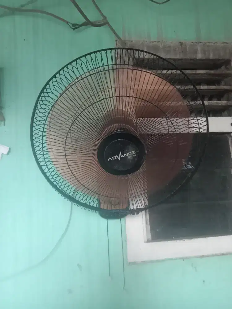KIPAS angin tornado advance 18 inch kenceng normal.