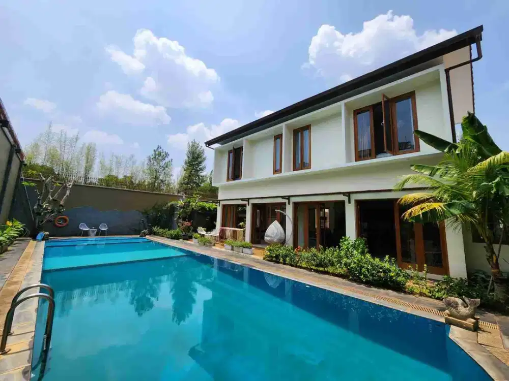 *Rumah Mewah nuansa Tropical Kawasan Premium Taman Giri Lokas BSD Akses Tol.*