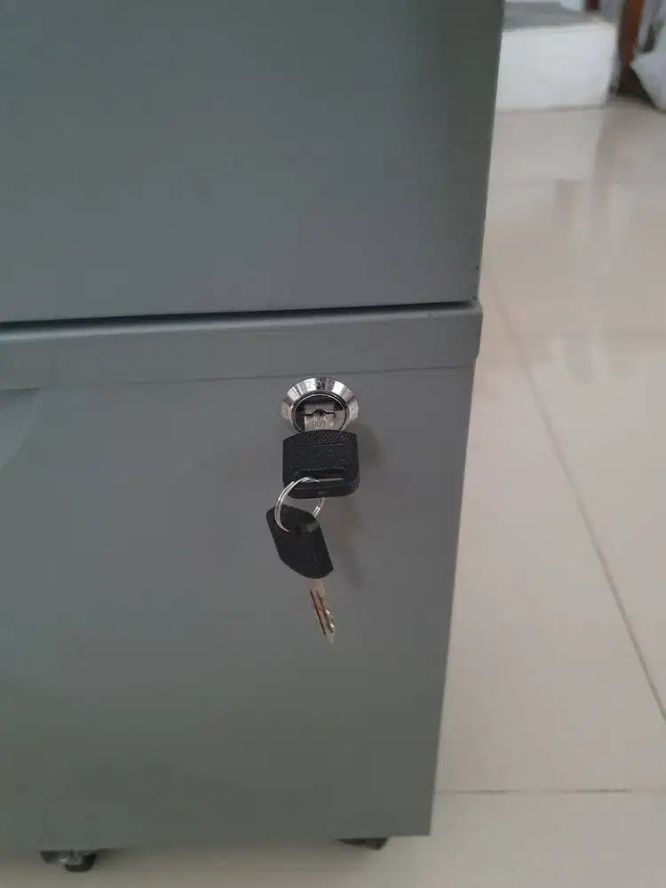 IKEA ERIK Laci 2 Caster Pedestal Metal (Silver dan Putih)