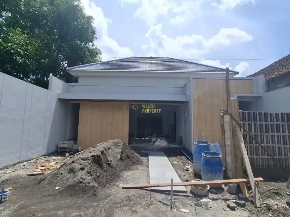 RUMAH BARU, CARPOT 2 MOBIL DEKAT MAGUWOHARJO, SLEMAN