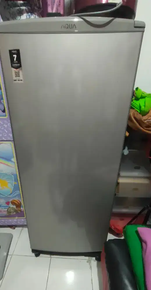 Kulkas freezer S6 merk Aqua