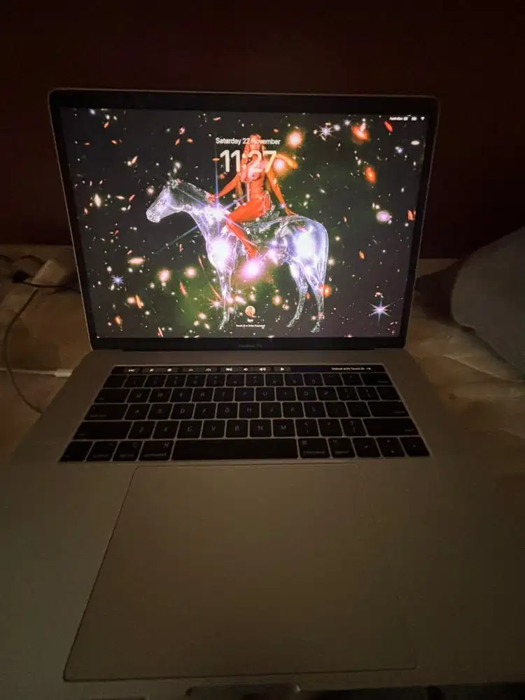 Jual Cepat MACBOOK PRO 2018 15 16GB 256GB TOUCHBAR