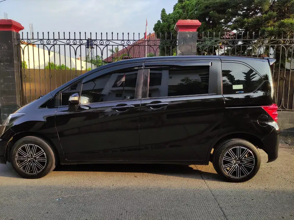 Honda Freed 2011 Bensin