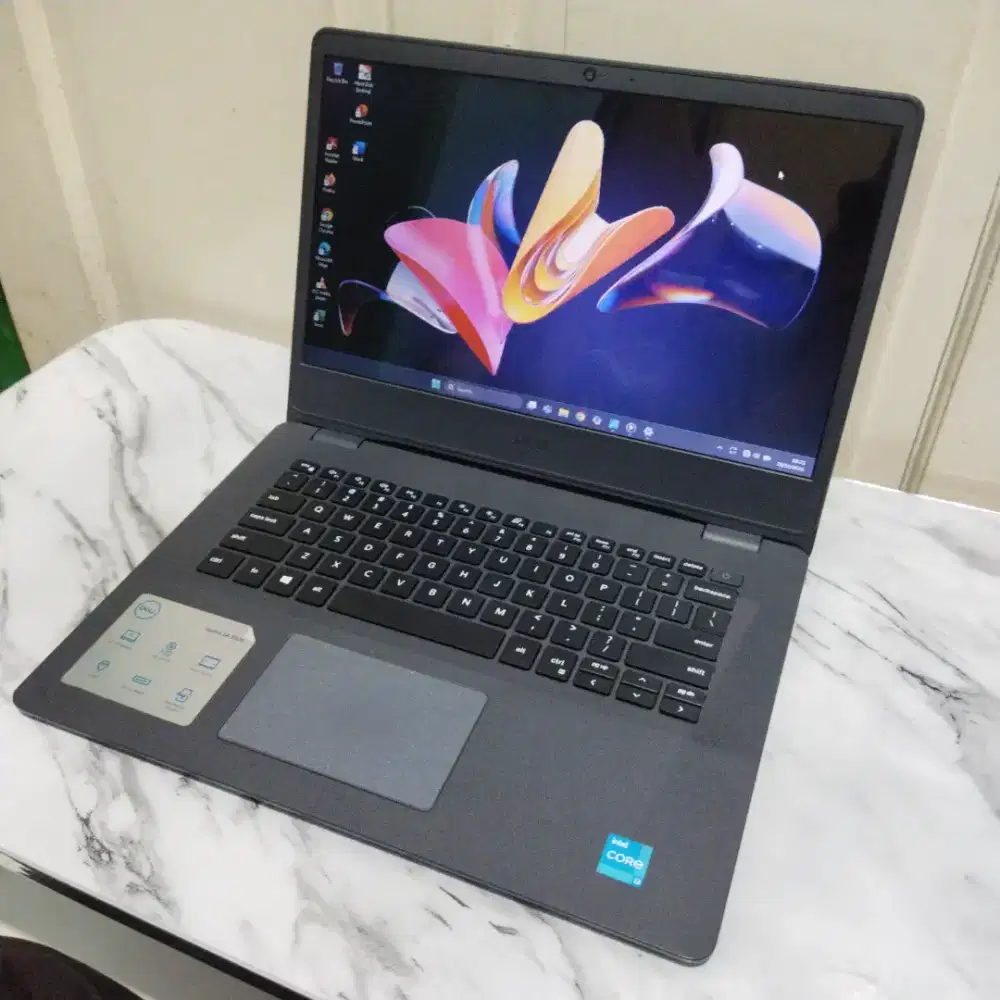 Dell 3400 I3 GEN 11 8GB/256 GB Windows 11