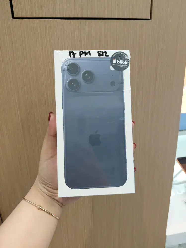 iPhone 17 Pro Max 512 kredit dp 0 bunga 0% syarat KTP aja