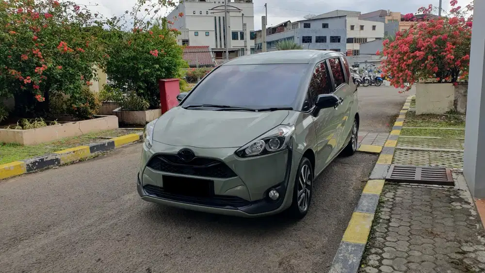 [ GARANSI 5TH ] Toyota Sienta Sienta V CVT Welcab AT 2021/2022