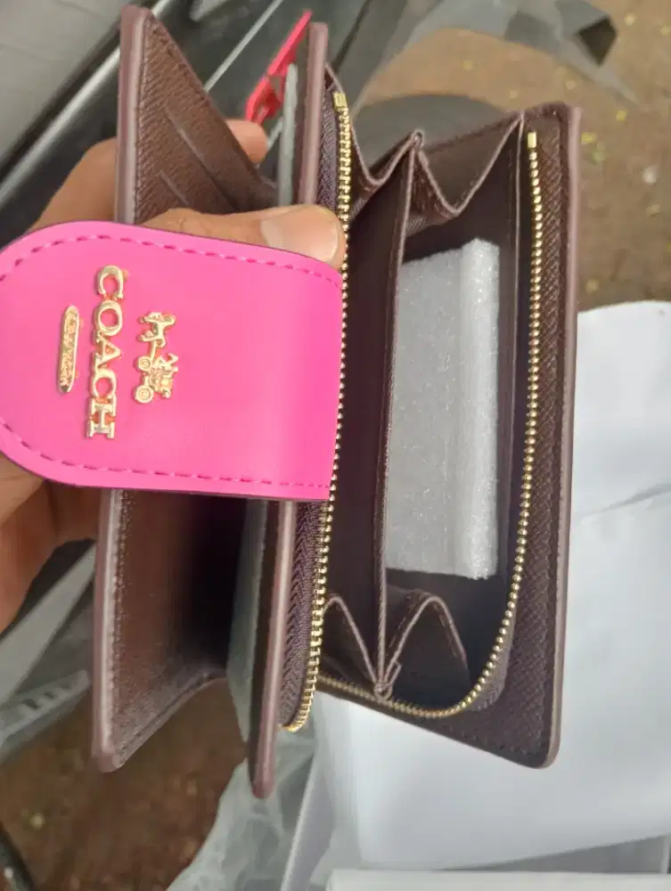 Dompet Signature Coach Pink dan Tan