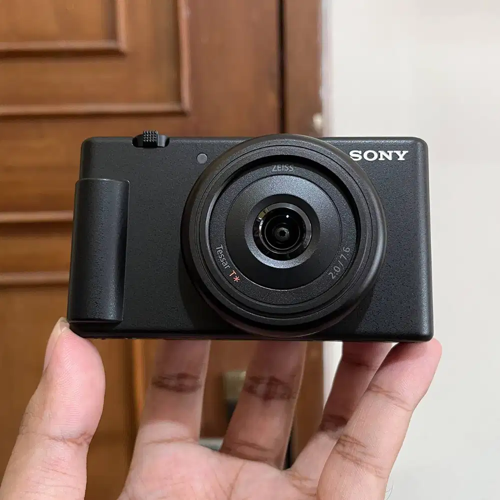 Kamera Vlog Sony ZV-1F Kit 20mm Wifi Fullset Paket