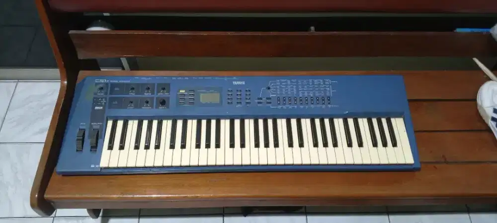 Keyboard YAMAHA CS1x