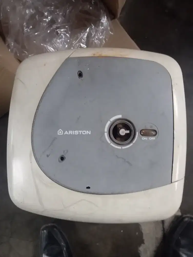 Water heater Ariston 10liter keadaan mati
