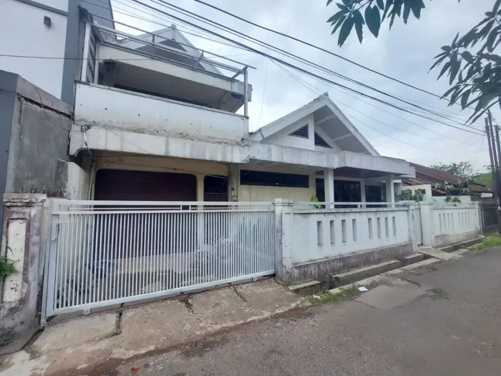 Rumah Strategis Dekat Pusat Perbelanjaan dan Dekat Terminal Leuwi Panjang di Sauyunan