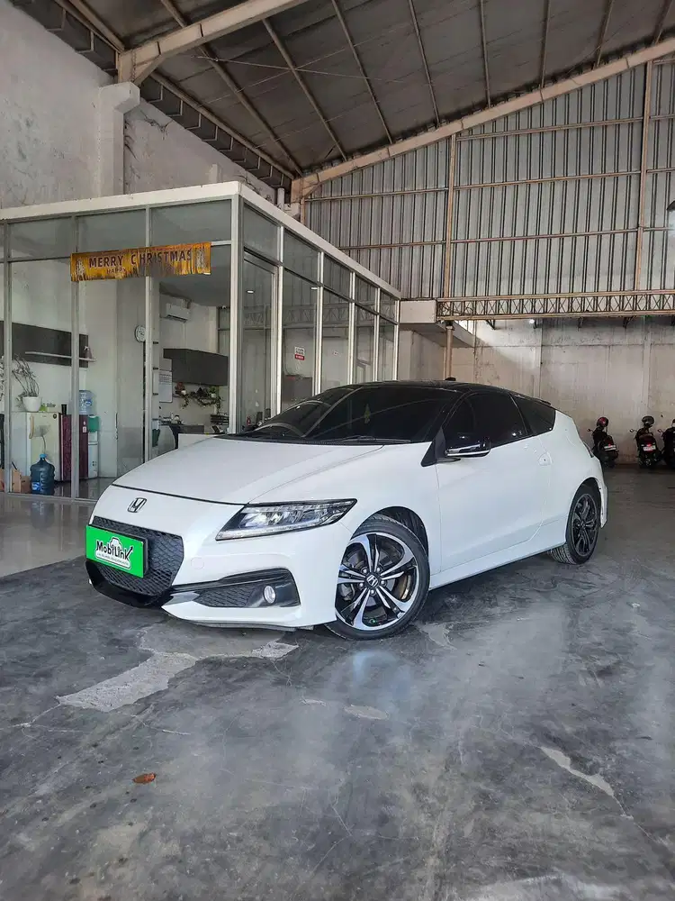 Honda CRZ 1.5 CVT Hybrid 2016 Putih Coupe Langka Untuk Anak Muda