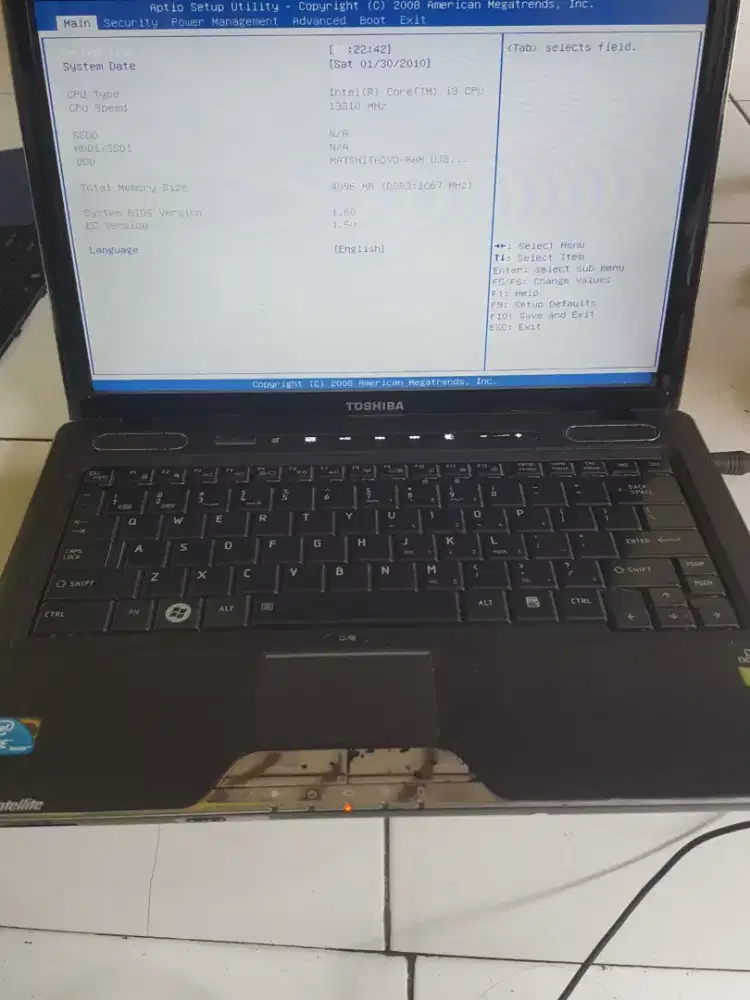 Laptop toshiba 13.3 inc core i3 .memory 4 gb hardis 500 gb minus