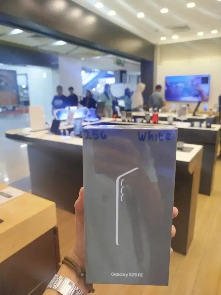 SAMSUNG GALAXY S25 FE BERGARANSI RESMI SYARAT CICILAN CUKUP KTP SAJA