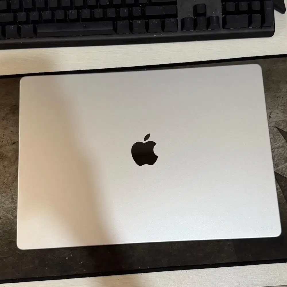 MacBook Pro M2 Pro 16 16/1TB eks garansi resmi P/A Full Set