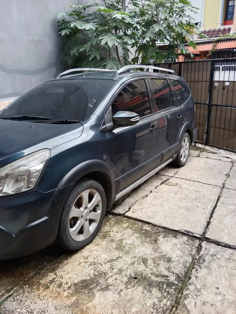 Nissan Grand livina 2013 Bensin