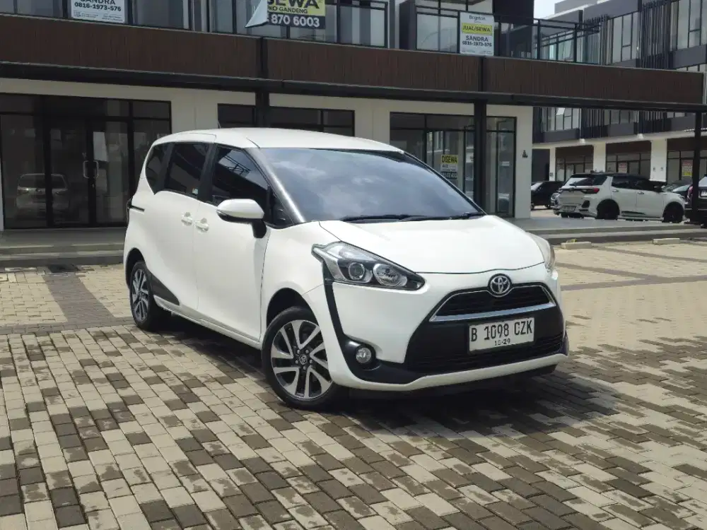 SIENTA V MATIC 2019 KM LOW DP 12 TGN KE 1