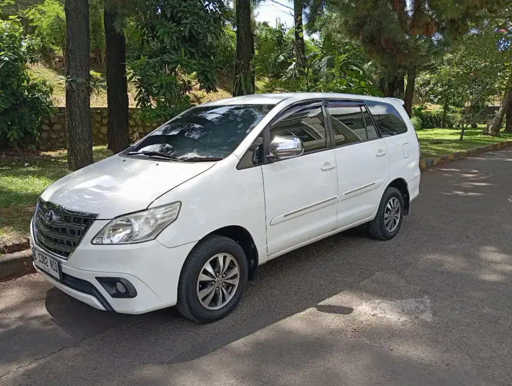 Toyota Innova Diesel G A/T 2015 cash