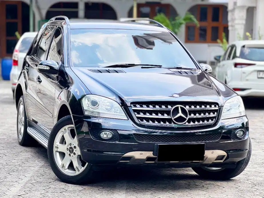 Mercedes Benz ML 350, Hitam Metalik 2008 Full Ori No Genap 155 Juta