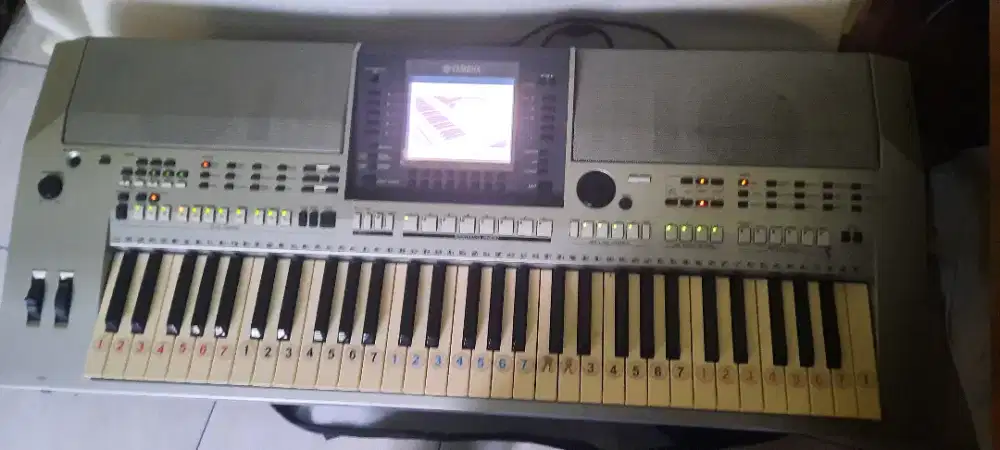 Keyboard Yamaha PSR S700