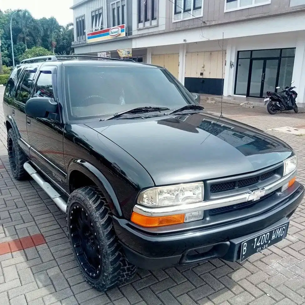 chevrolet blazer istimewa