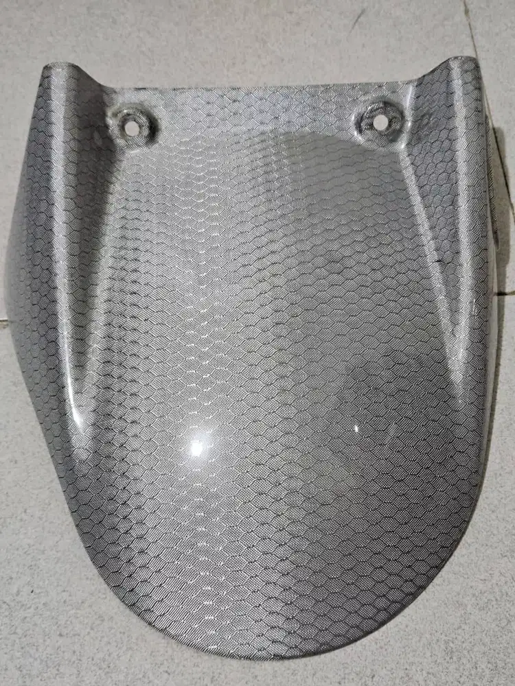 Hugger / Spakbor Belakang Aprilia RSV4 bisa untuk tahun 2009-2018