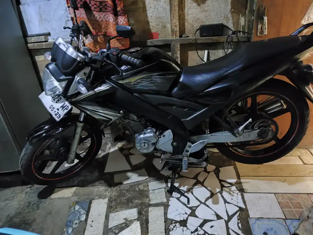 JUAL MOTOR VIXION OLD 2009