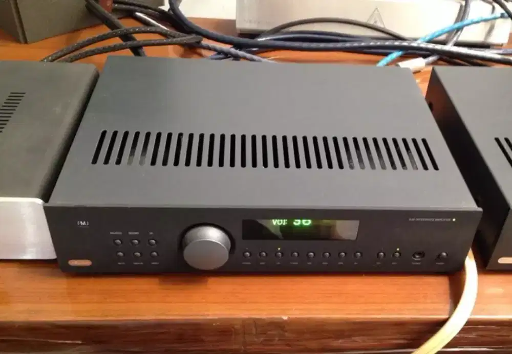 Integrated Amplifier ARCAM A 38, England