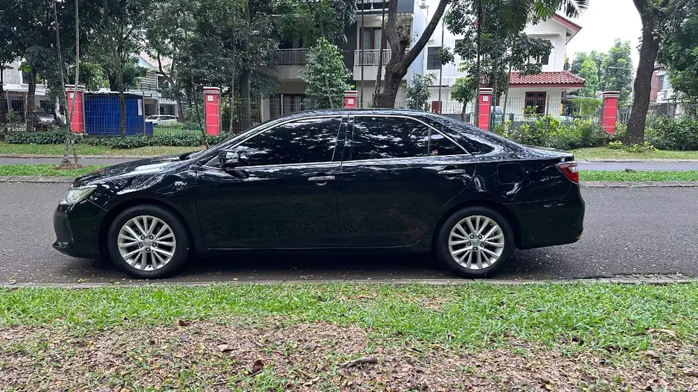 Toyota Camry 2.5 V Dual VVT-i Facelift Tahun 2015