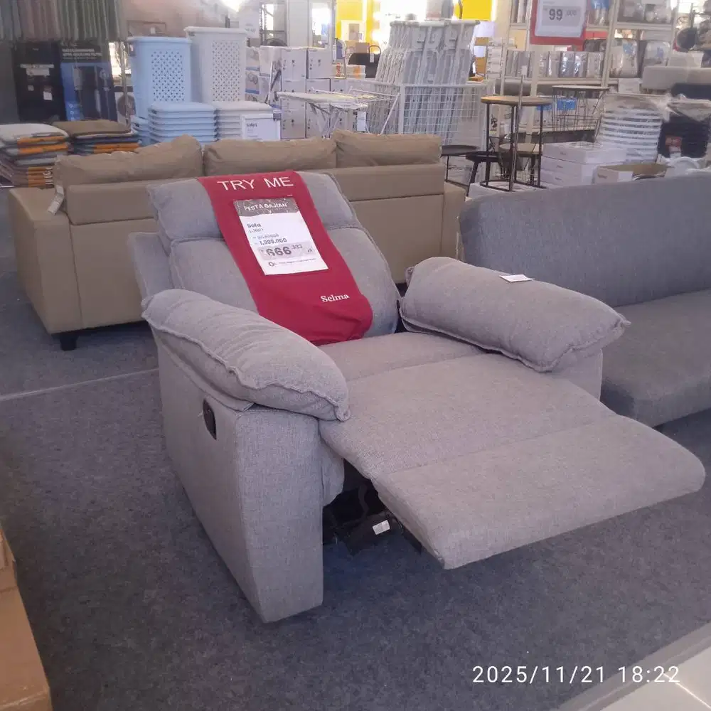Lorry Sofa 1 Reclainer