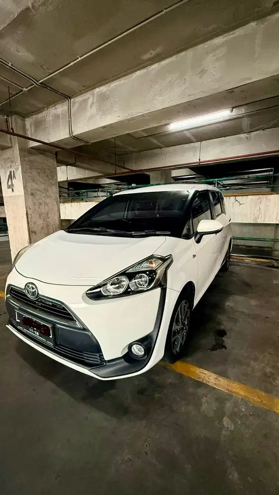 Toyota Sienta V 2017 Bensin