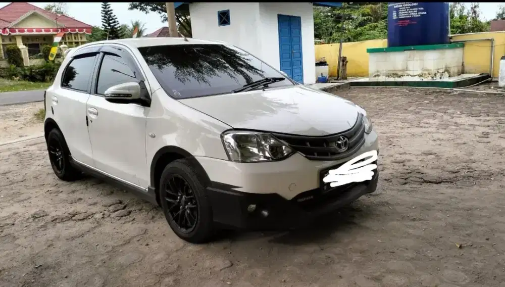 Dijual Mobil Toyota Etios Valco 1.2 G Manual Tahun 2015