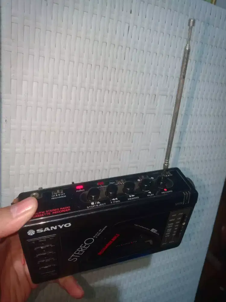 Radio kaset SANYO jadul