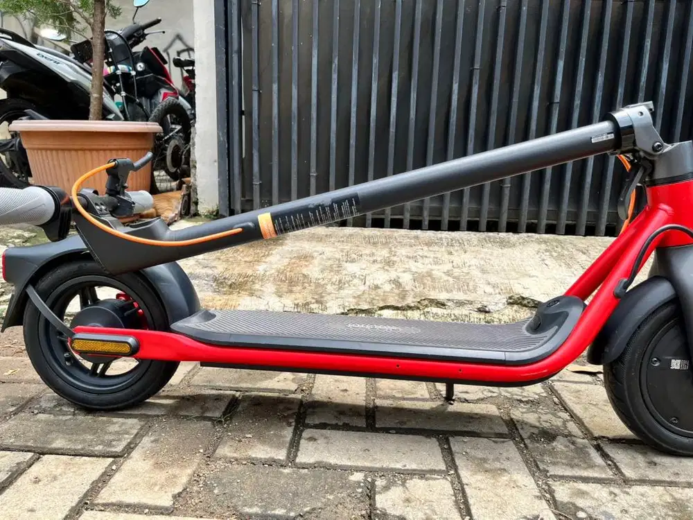 Skuter Listrik / Ninebot / Segway